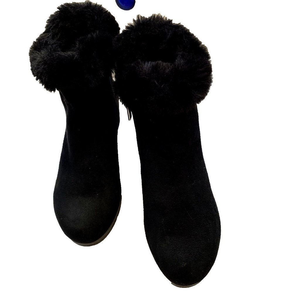 DKNY BlackTextile Round Toe Faux Fur Wedge Ankle Booties US size 7M